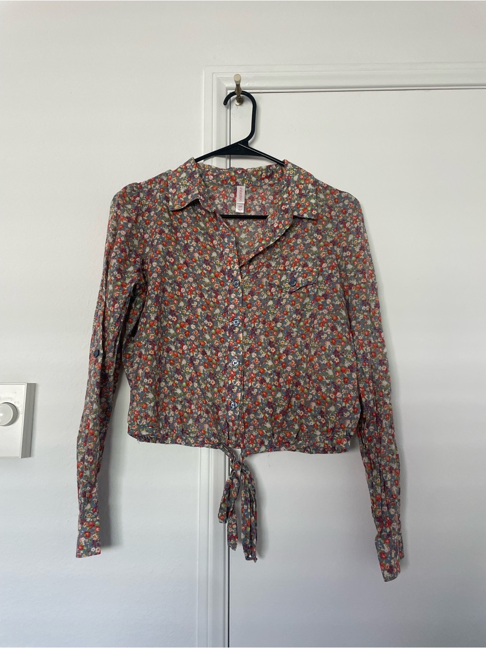 Xhilaration Multicolor Floral Button-Up Tie-Hem Top